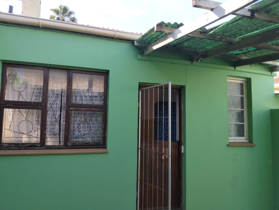 9 Bedroom Property for Sale in Quigney Eastern Cape